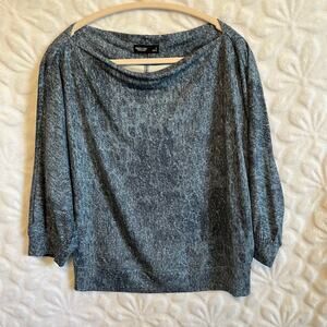 Simply Vera VERAWANG size small boat neck, Dolman sleeve exclusive of decoration